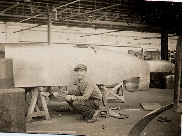 1a.benoit in fabriek.jpg